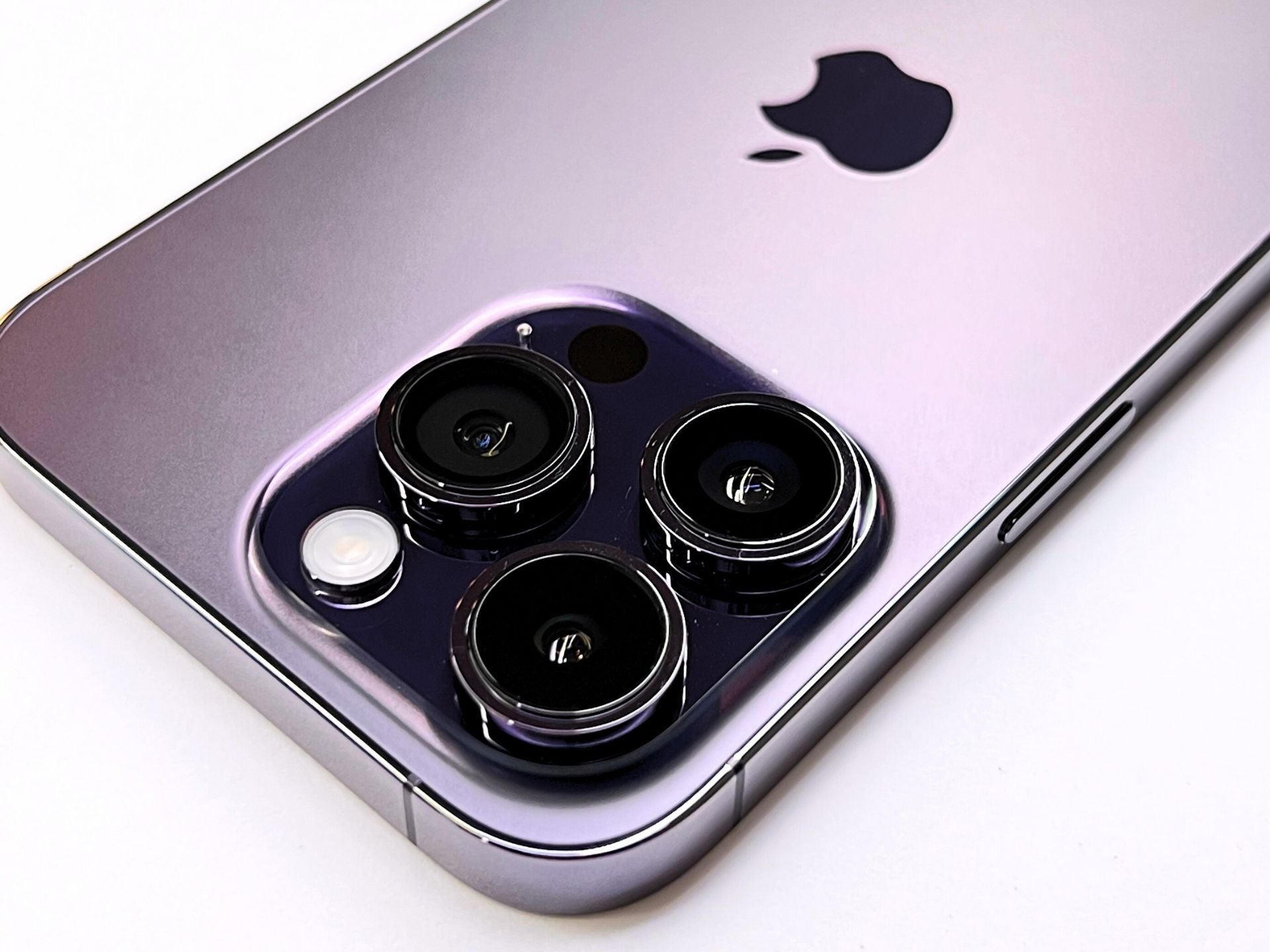Apple iPhone 14 Pro Purple